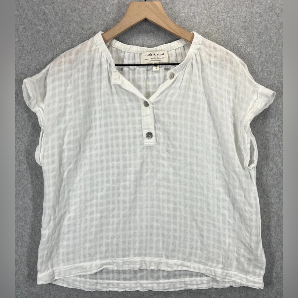 Cloth & Stone Anthropologie Small White Henley Neckline Top with cap Sleeves